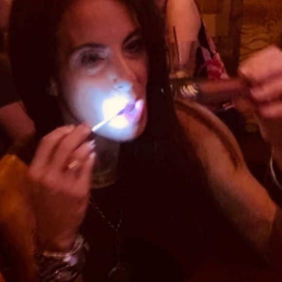 FREE SHIP LIGHT-UP LIP GLOSSES w Mirror on the side.AMAZING DEAL! - Picture 8 of 10